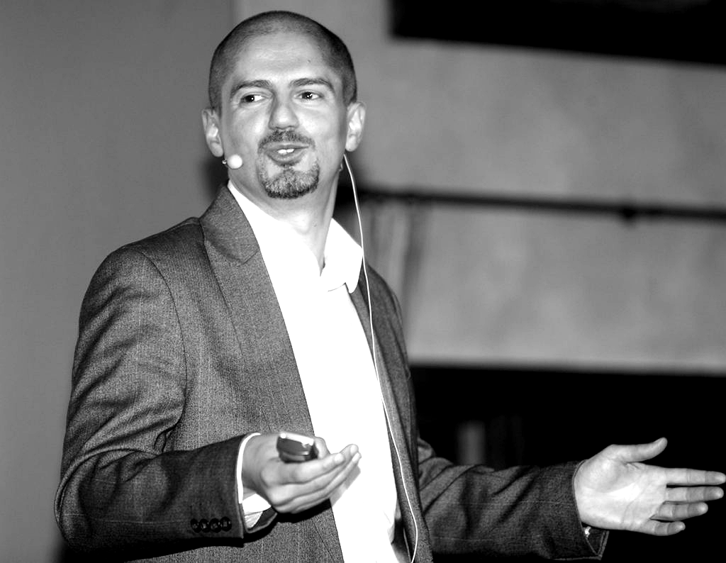 Antonio Nunez Speaker BW